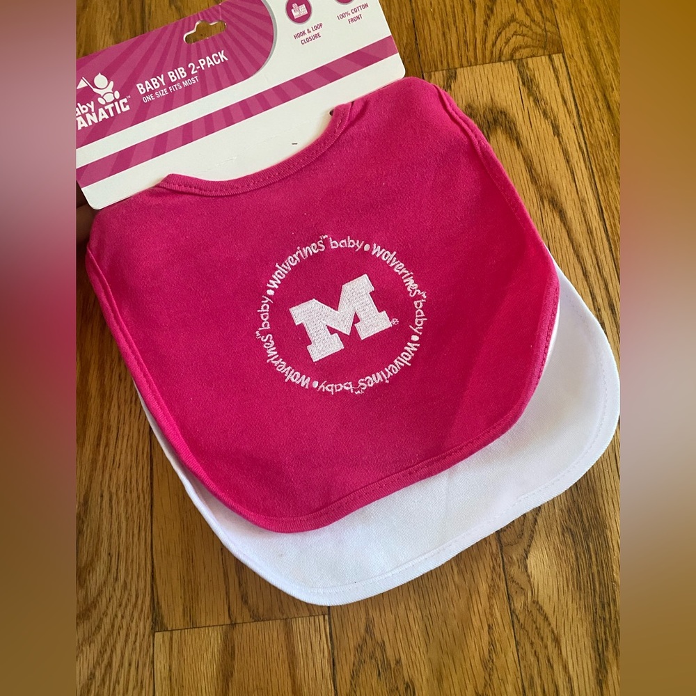 nwot baby fanatic university of Michigan 2 pack baby bib